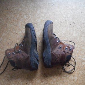 KEEN leather hiking boots women's 9.5